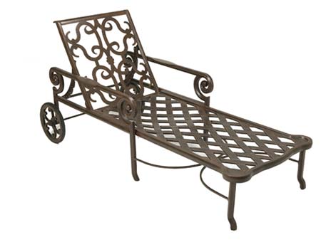 Aluminum Veracruz Chaise Lounge w/ Cushion