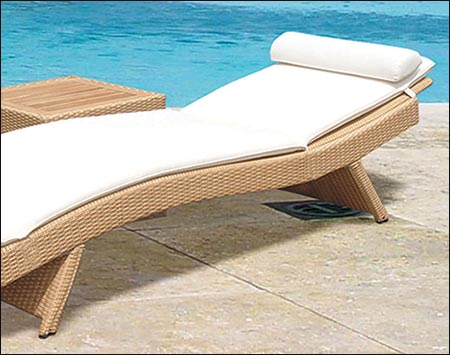 Wicker Sun Lounge w/ Cushions