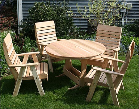 round picnic table and chairs