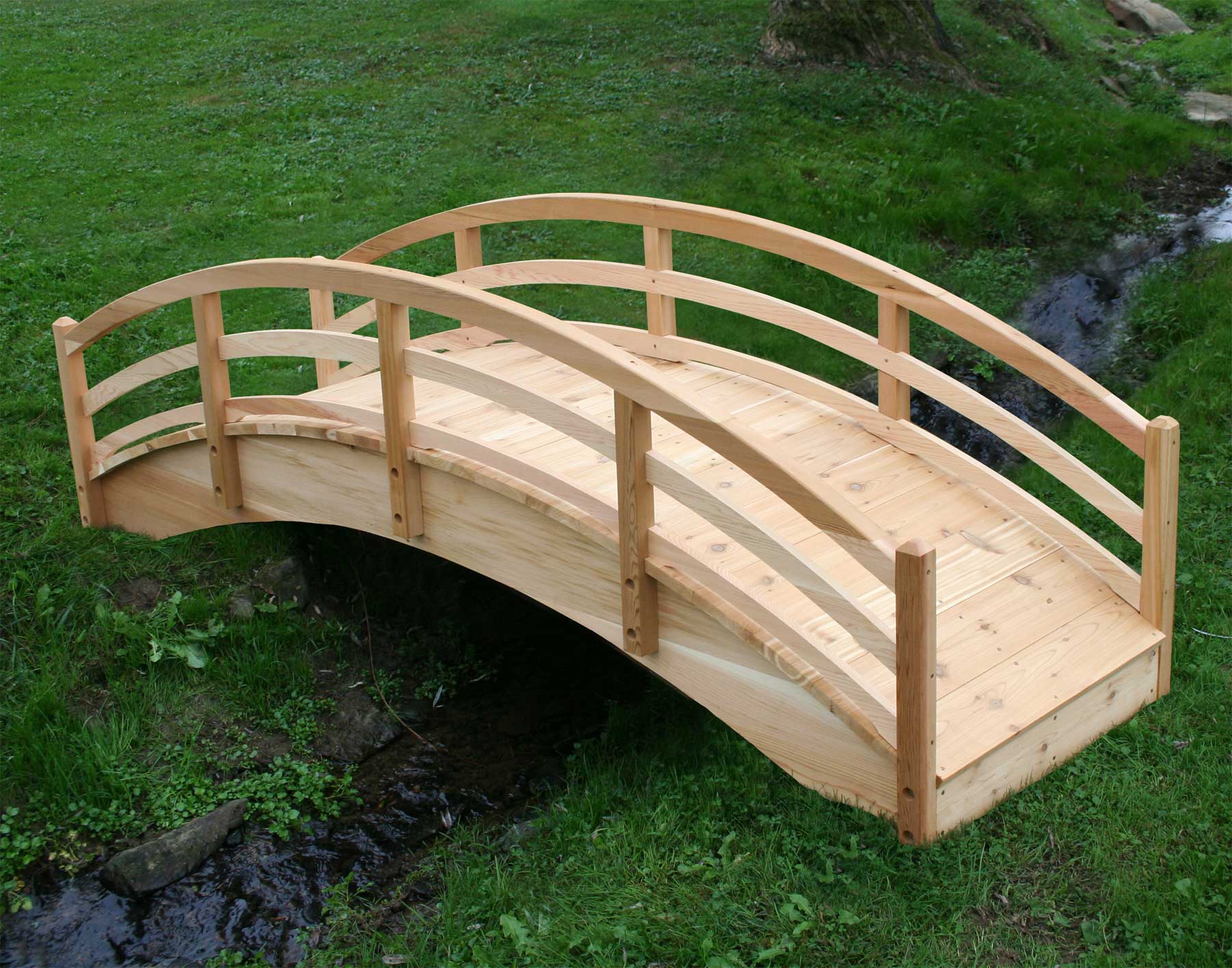 Red Cedar Traditional Arched Bridge